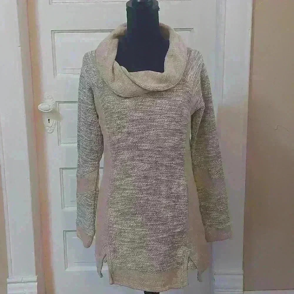 Maurices Tunic sweater. #0001B